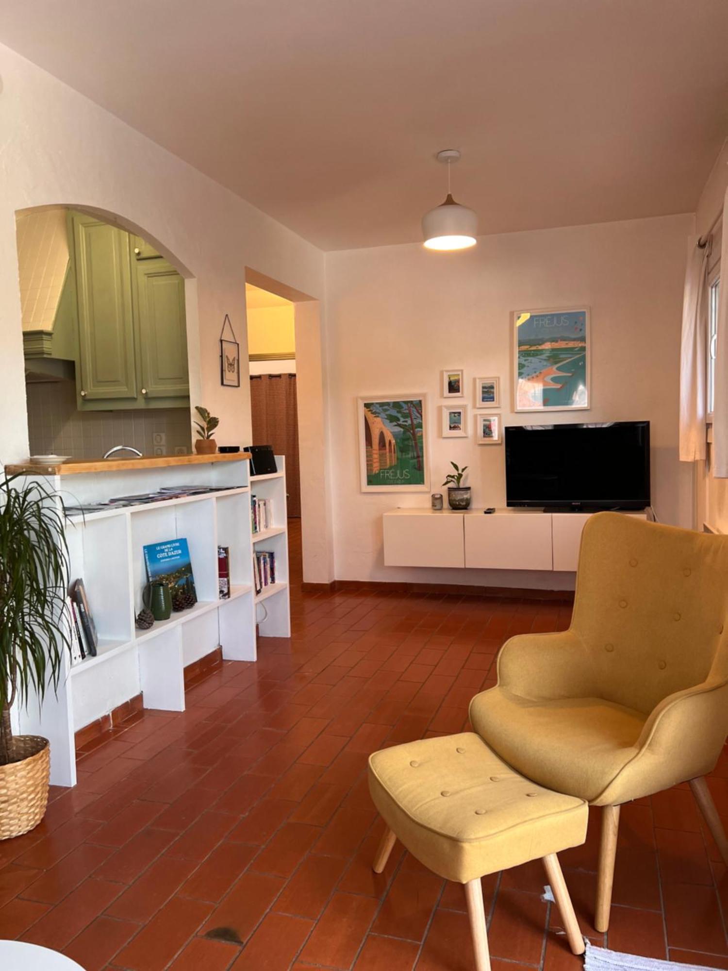 Fréjus Simone, Appartement Maison, Quartier Calme, Grande Terrasse, Spa, Barbecue, 2 Chambres מראה חיצוני תמונה