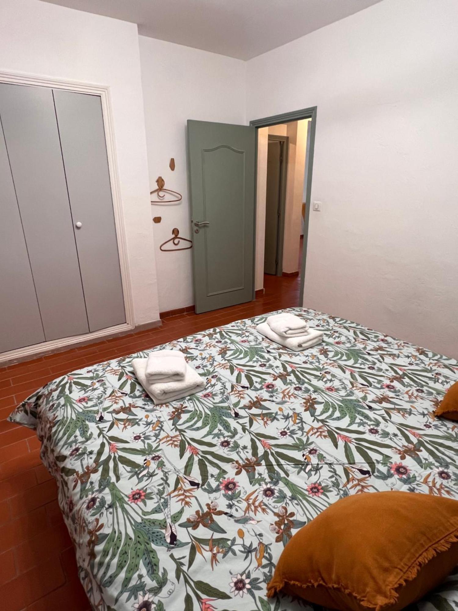 Fréjus Simone, Appartement Maison, Quartier Calme, Grande Terrasse, Spa, Barbecue, 2 Chambres מראה חיצוני תמונה