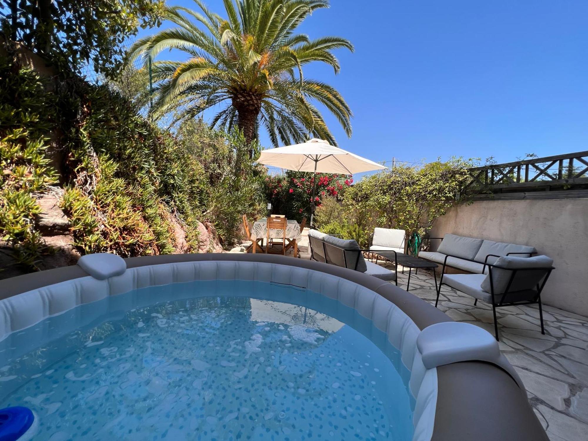 Fréjus Simone, Appartement Maison, Quartier Calme, Grande Terrasse, Spa, Barbecue, 2 Chambres מראה חיצוני תמונה