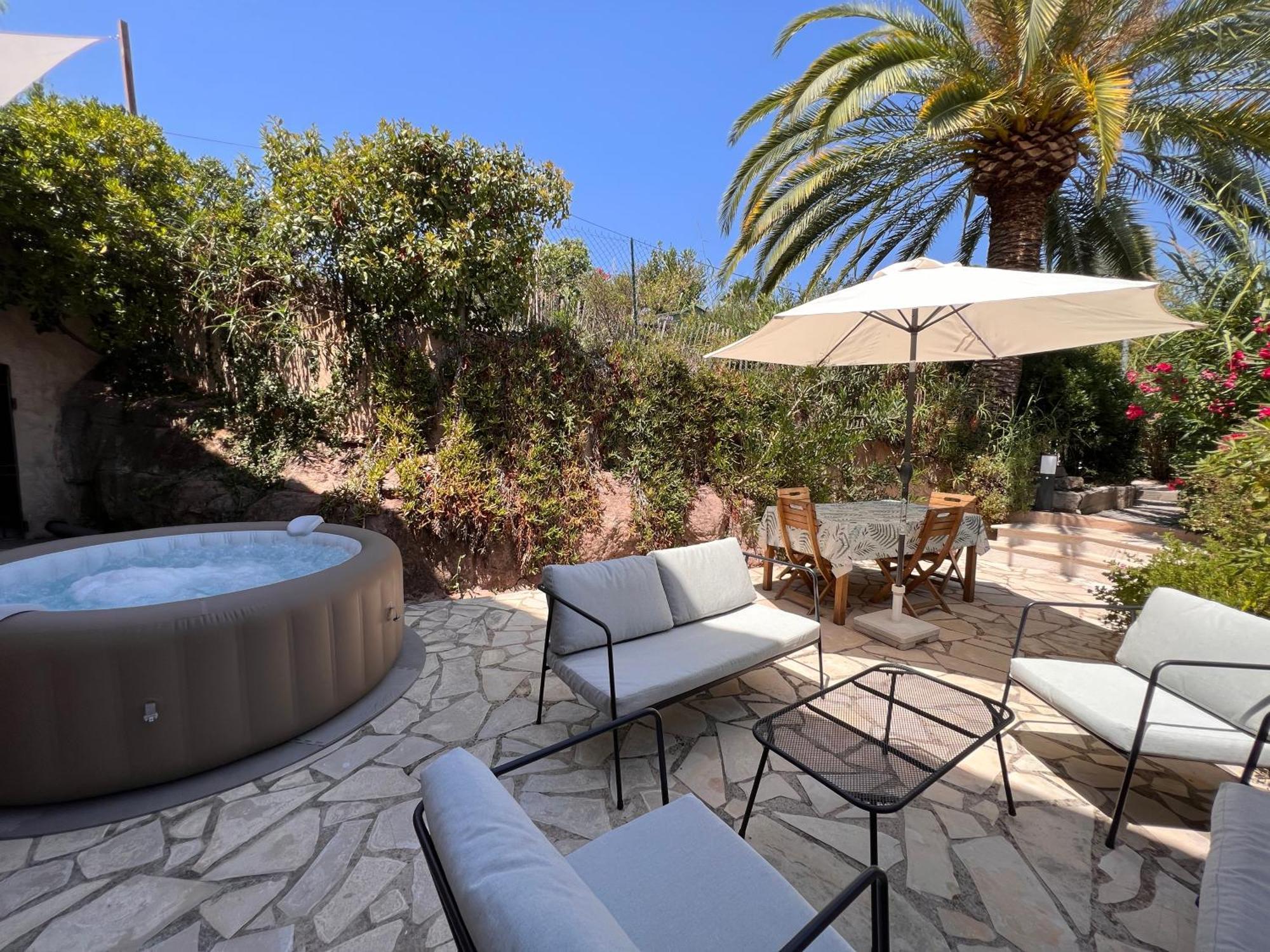 Fréjus Simone, Appartement Maison, Quartier Calme, Grande Terrasse, Spa, Barbecue, 2 Chambres מראה חיצוני תמונה