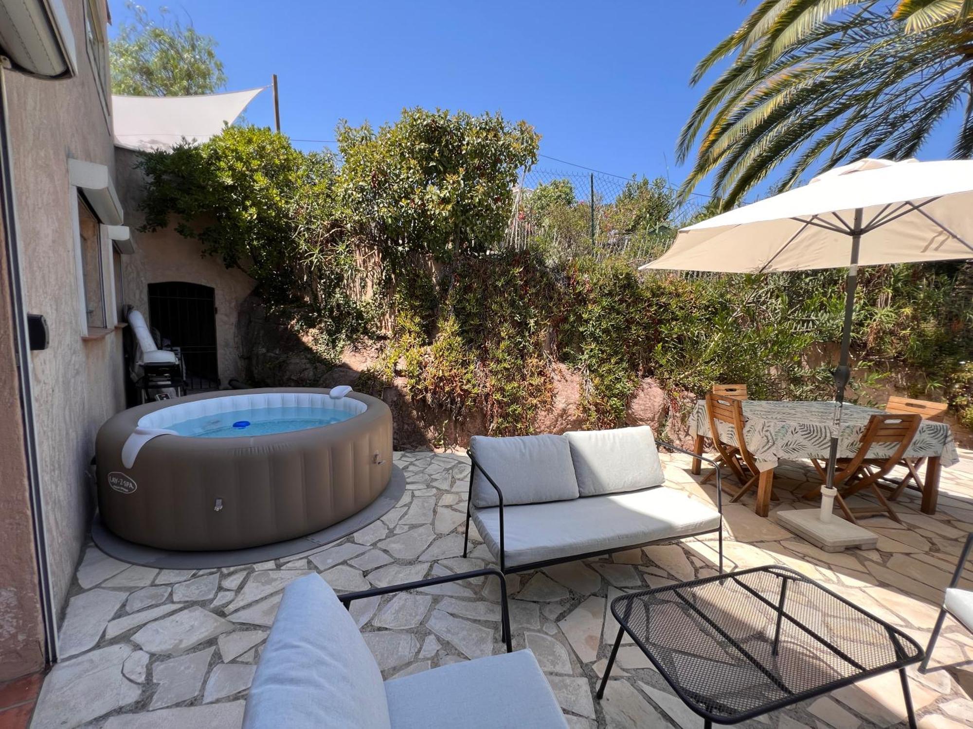 Fréjus Simone, Appartement Maison, Quartier Calme, Grande Terrasse, Spa, Barbecue, 2 Chambres מראה חיצוני תמונה
